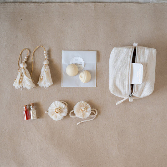 Ecru Cube Rakhi Pouch | Gift Hamper