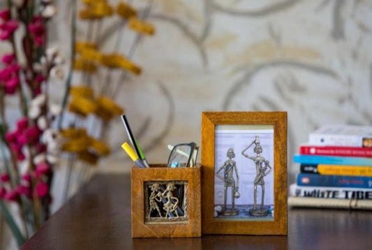 Pen Stand With Photo Frame