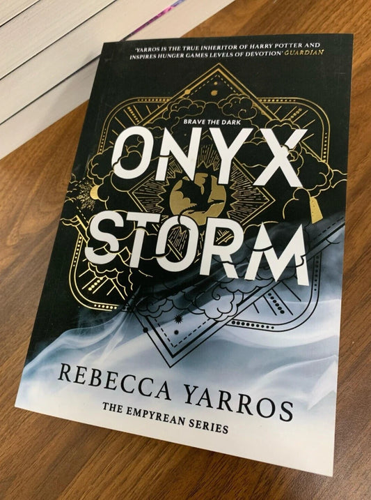 Onyx Storm-   Paperback