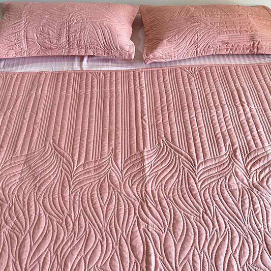 Pink Bedcover With 2 Pillowcases