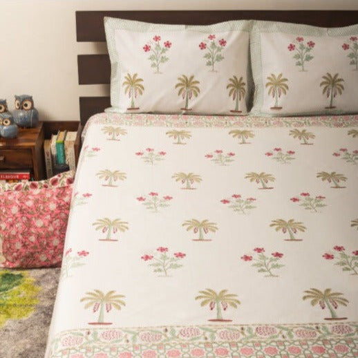 Palmier Bedsheet with Reversible Pillow Set | Double Size |  Get a freebie worth Rs 450