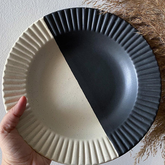 The Dual Tone Pigmented Pasta Plates