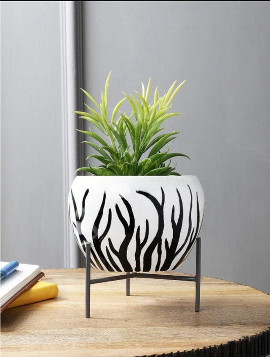 Metal Planter with Stand | Multiple Designs