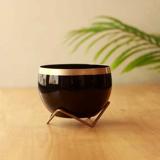 The Allende |  Metal Pot with Stand