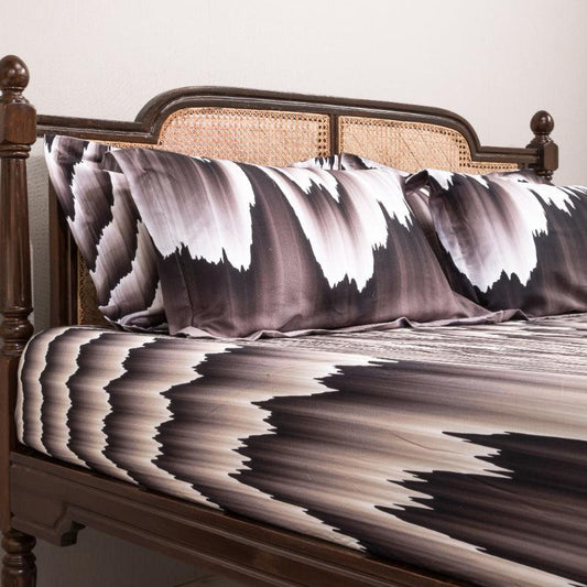 Black Dreamfall Bedding Set | King Size