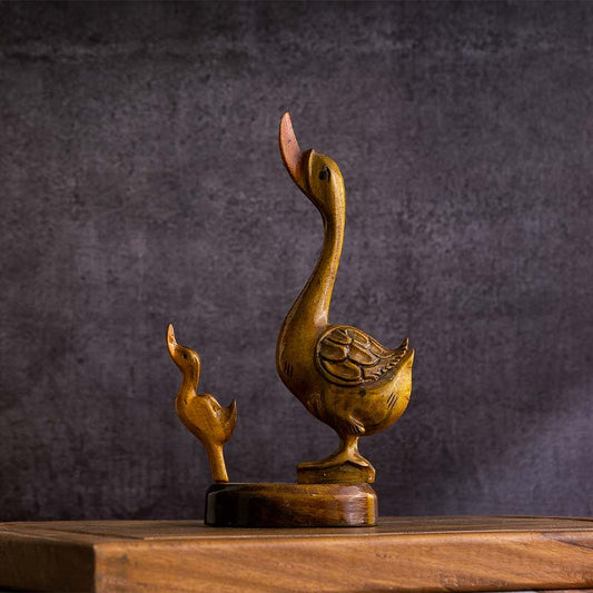 The Mama and Baby Duck Wooden Showpiece